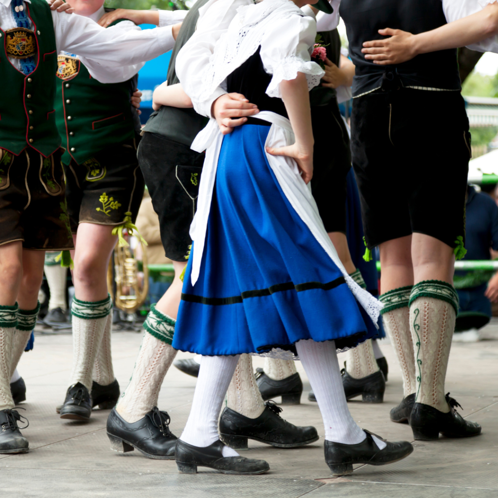 Traditionen und Brauchtum  Du Land der Bayern